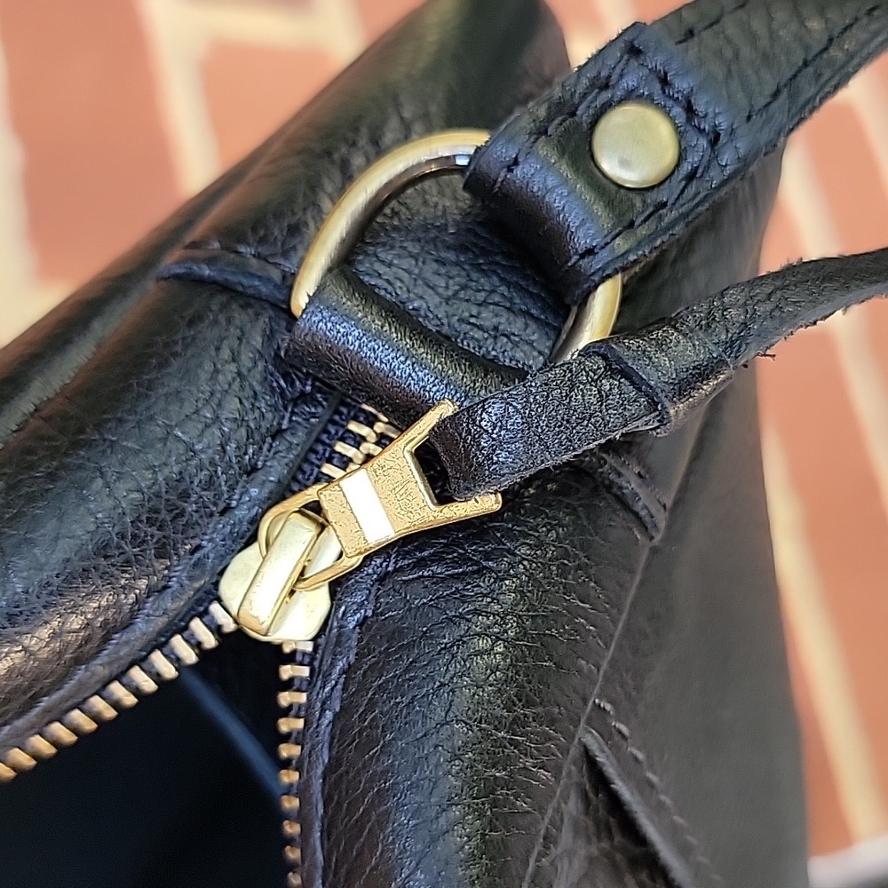 Portland Leather Crossbody Bag - Picture 11 of 13
